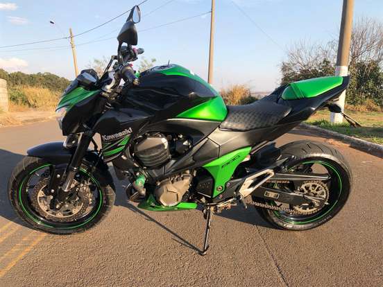 KAWASAKI-Z800-2014