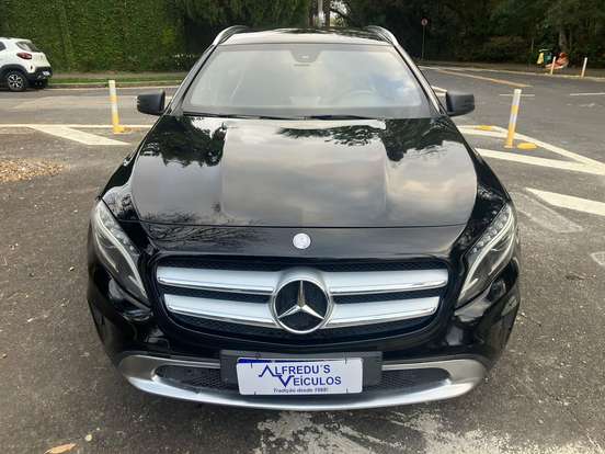 MERCEDES-BENZ-GLA 200-2017