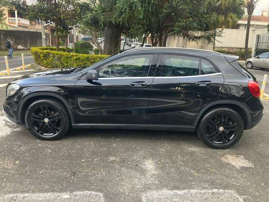 MERCEDES-BENZ-GLA 200-2017