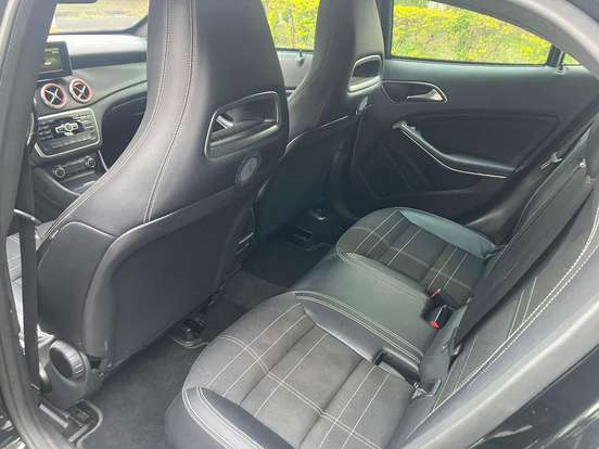 MERCEDES-BENZ-GLA 200-2017