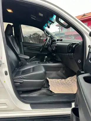 TOYOTA-HILUX-2019