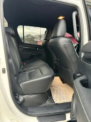 TOYOTA-HILUX-2019