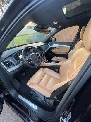 VOLVO-XC90-2019