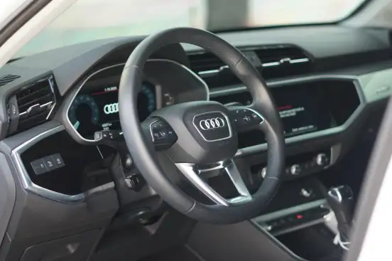 AUDI-Q3-2022