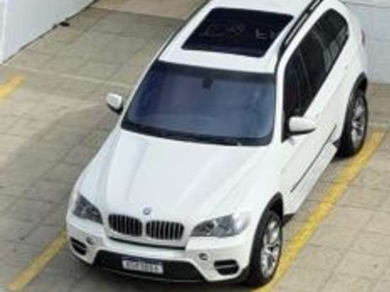BMW-X5-4.4 M V8 32V BI-TURBO GASOLINA 4P AUTOMATICO BMW-X5-2011