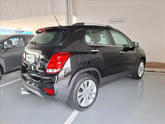 CHEVROLET-TRACKER-2018