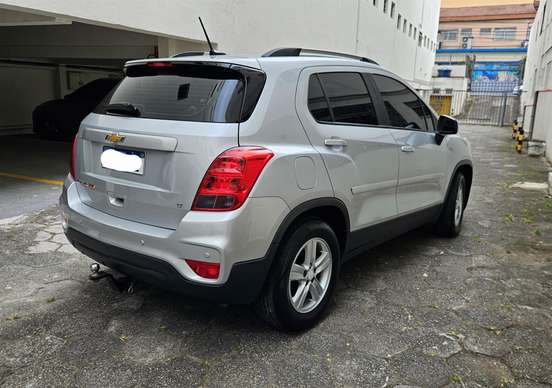 CHEVROLET-TRACKER-2017