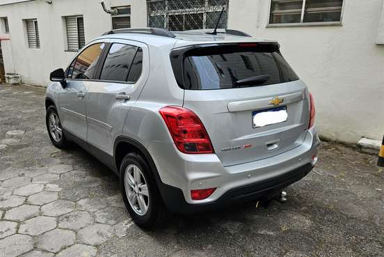 CHEVROLET-TRACKER-2017