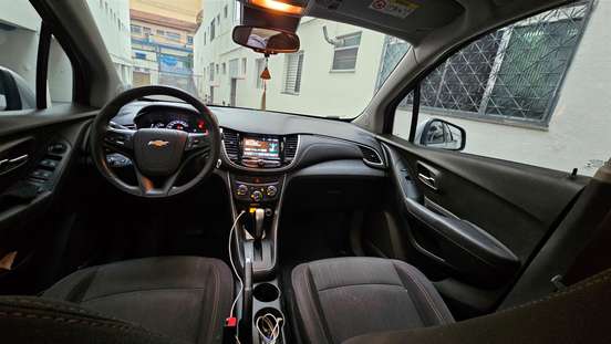 CHEVROLET-TRACKER-2017