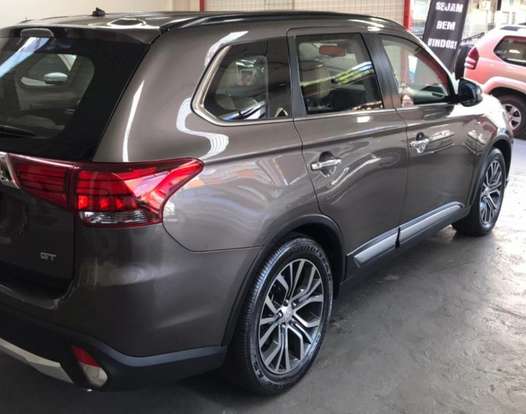 MITSUBISHI-OUTLANDER-2016