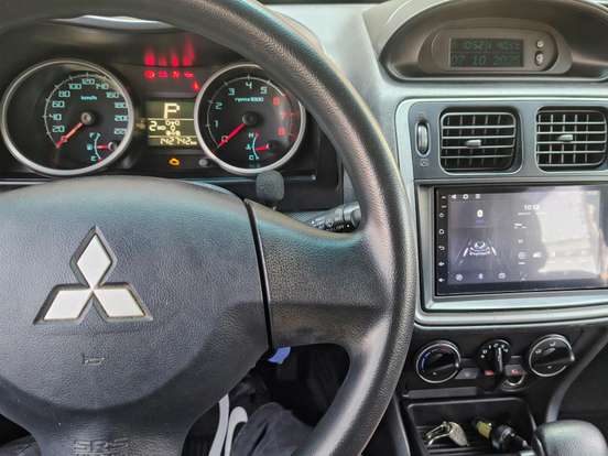 MITSUBISHI-PAJERO TR4-2.0 4X4 16V 140CV FLEX 4P AUTOMÁTICO MITSUBISHI-PAJERO TR4-2013
