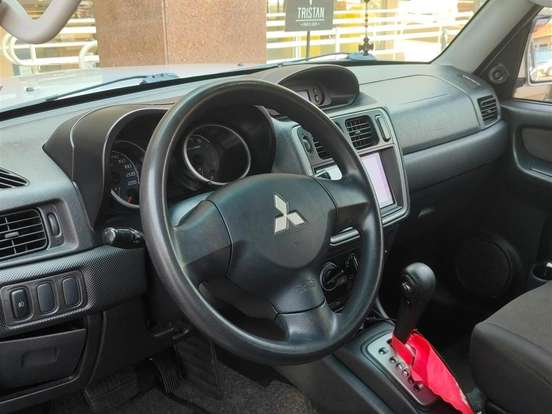 MITSUBISHI-PAJERO TR4-2.0 4X4 16V 140CV FLEX 4P AUTOMÁTICO MITSUBISHI-PAJERO TR4-2013