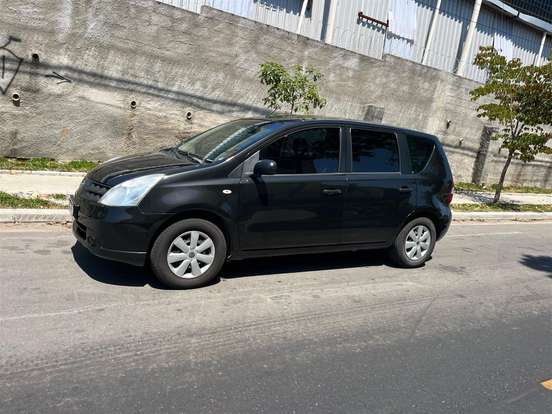 NISSAN-LIVINA-2011