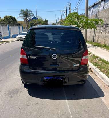 NISSAN-LIVINA-2011