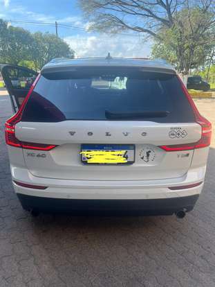 VOLVO-XC60-2018