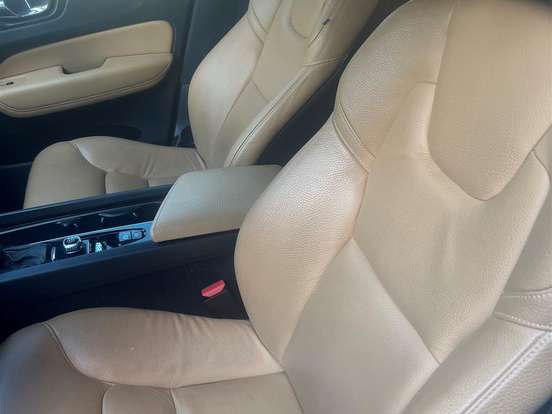 VOLVO-XC60-2.0 T5 GASOLINA MOMENTUM AWD GEARTRONIC VOLVO-XC60-2018