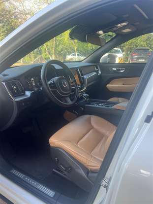 VOLVO-XC60-2018