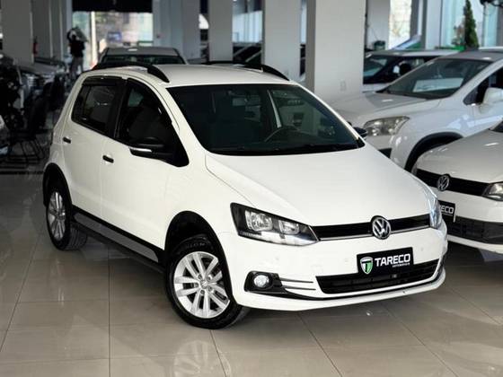 VOLKSWAGEN FOX 2017 1.0 MPI TRACK 12V FLEX 4P MANUAL