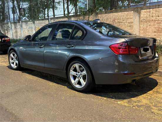 BMW-320i-2013