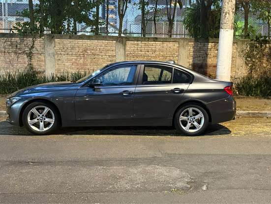 BMW-320i-2013