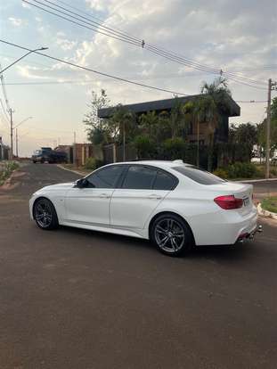 BMW-320i-2016