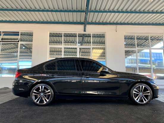 BMW-320i-2.0 SPORT 16V TURBO ACTIVE FLEX 4P AUTOMÁTICO BMW-320i-2018