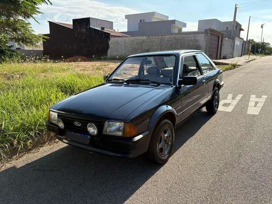 FORD-ESCORT-1985