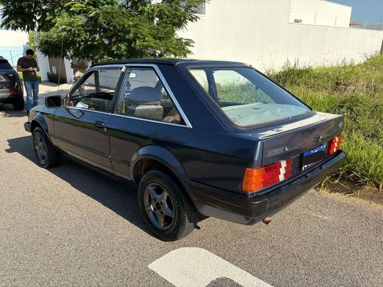 FORD-ESCORT-1985