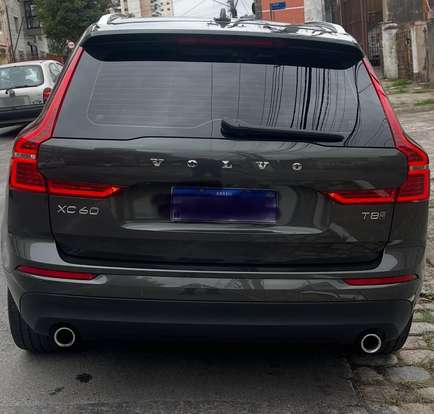 VOLVO-XC60-2020