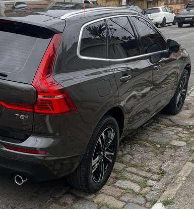 VOLVO-XC60-2020