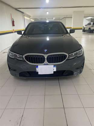 BMW-320i-2021
