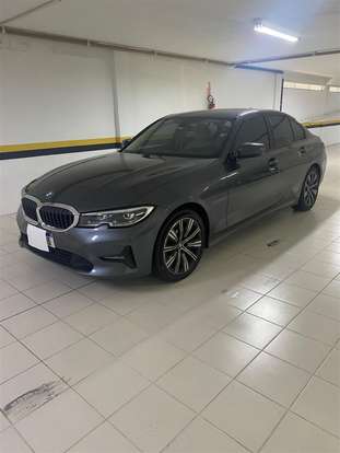 BMW-320i-2021