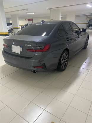 BMW-320i-2021