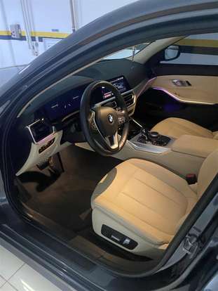BMW-320i-2021