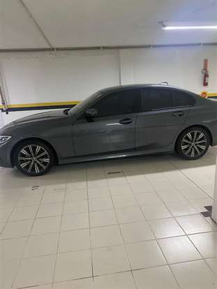 BMW-320i-2021