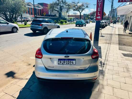 FORD-FOCUS-2015