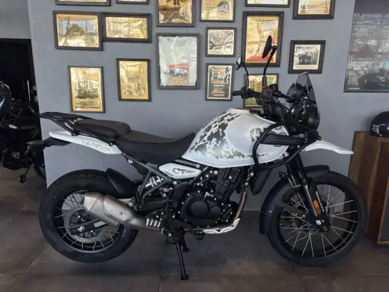 ROYAL ENFIELD HIMALAYAN 450 KAMET WHITE ROYAL ENFIELD HIMALAYAN 450 KAMET WHITE