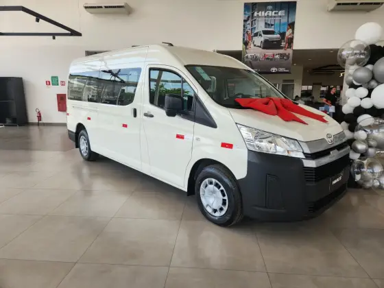 TOYOTA HIACE 2.8 D-4D TURBO DIESEL MINIBUS 15+1 DX AUTOMÁTICO