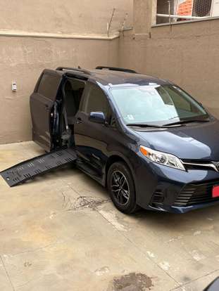 TOYOTA-SIENNA-2020