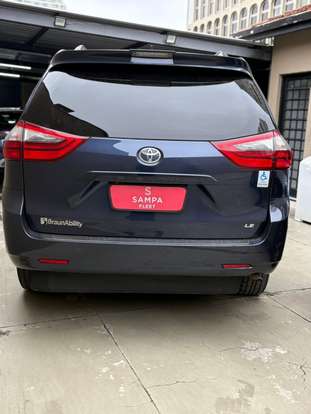 TOYOTA-SIENNA-2020