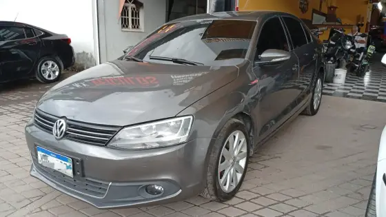 VOLKSWAGEN JETTA 2.0 COMFORTLINE FLEX 4P TIPTRONIC