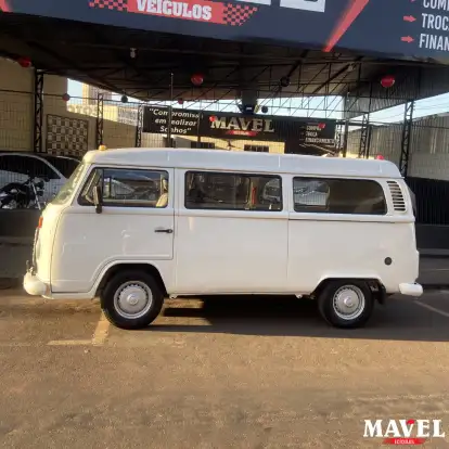 VOLKSWAGEN-KOMBI-1.4 MI STD ESCOLAR 8V FLEX 3P MANUAL VOLKSWAGEN-KOMBI-2013