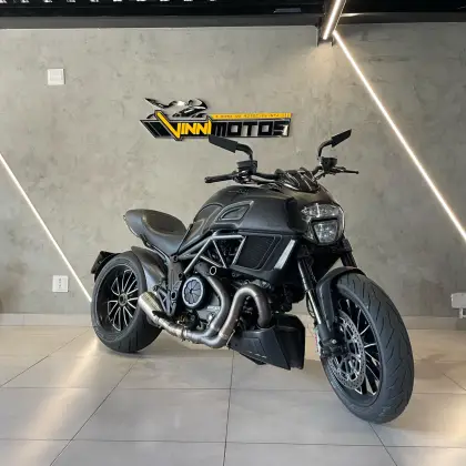 DUCATI DIAVEL DARK 