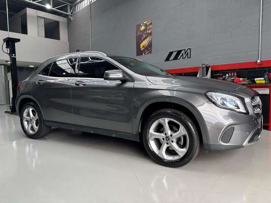 MERCEDES-BENZ-GLA 200-2019