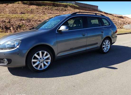 VOLKSWAGEN-JETTA-2010