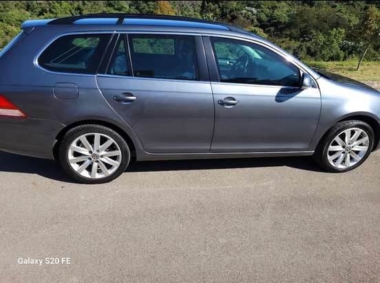 VOLKSWAGEN-JETTA-2010