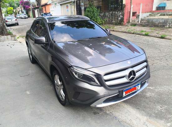 MERCEDES-BENZ-GLA 200-2017