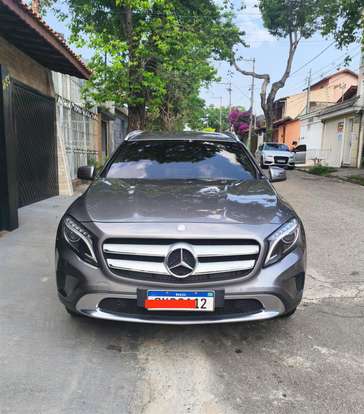 MERCEDES-BENZ-GLA 200-2017