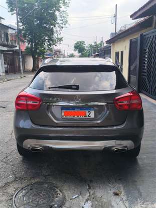 MERCEDES-BENZ-GLA 200-2017