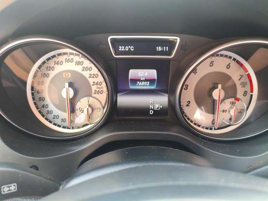 MERCEDES-BENZ-GLA 200-2017